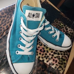 CONVERSE size 7 TURQUOISE & White EUC